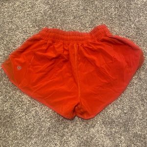 Lululemon Hottie Hot Short 2.5